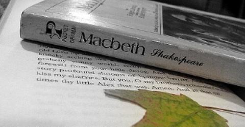 Compare contrast essay macbeth macduff